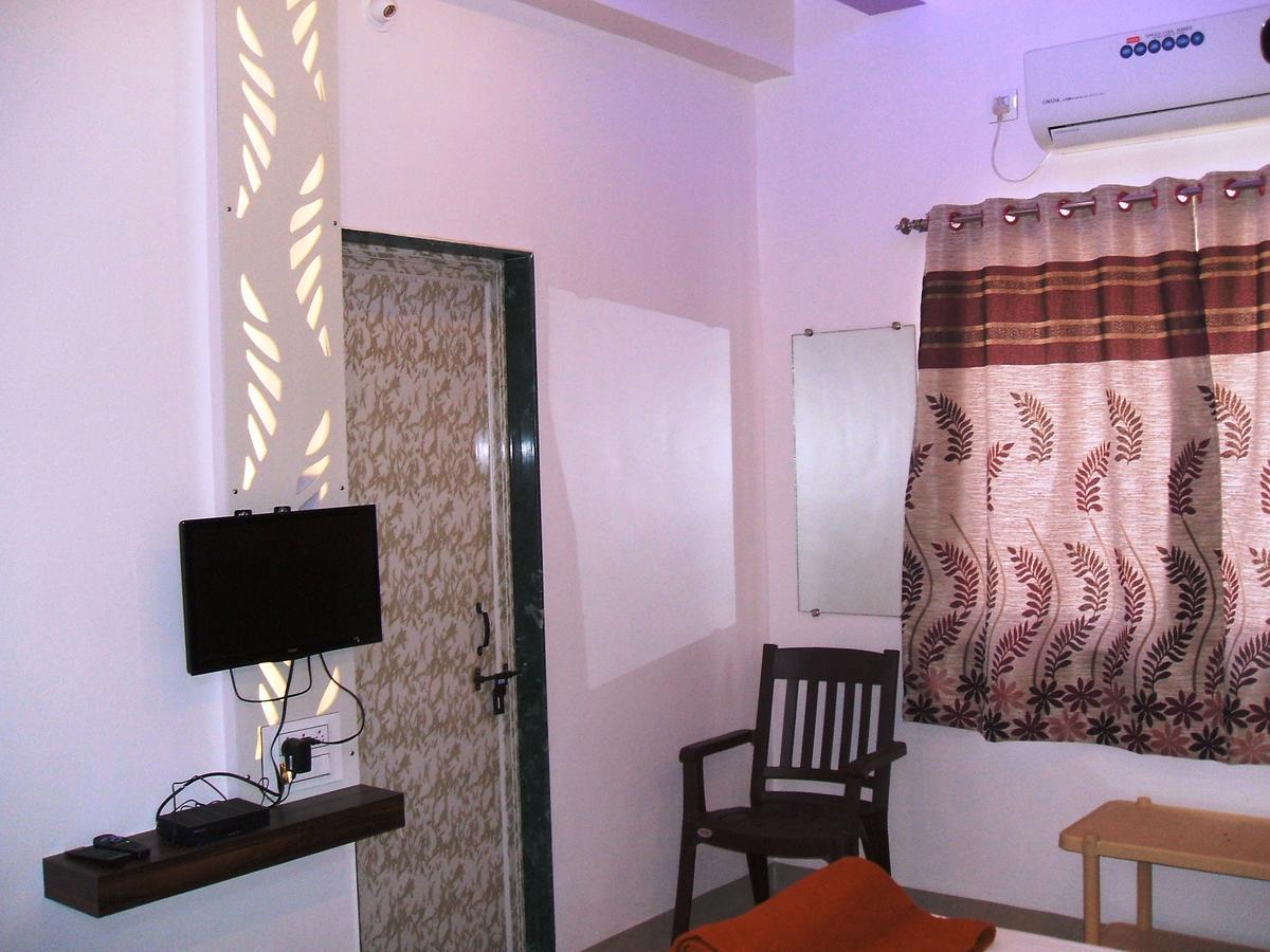 Yuvraj Lodge Osmanabad Dış mekan fotoğraf