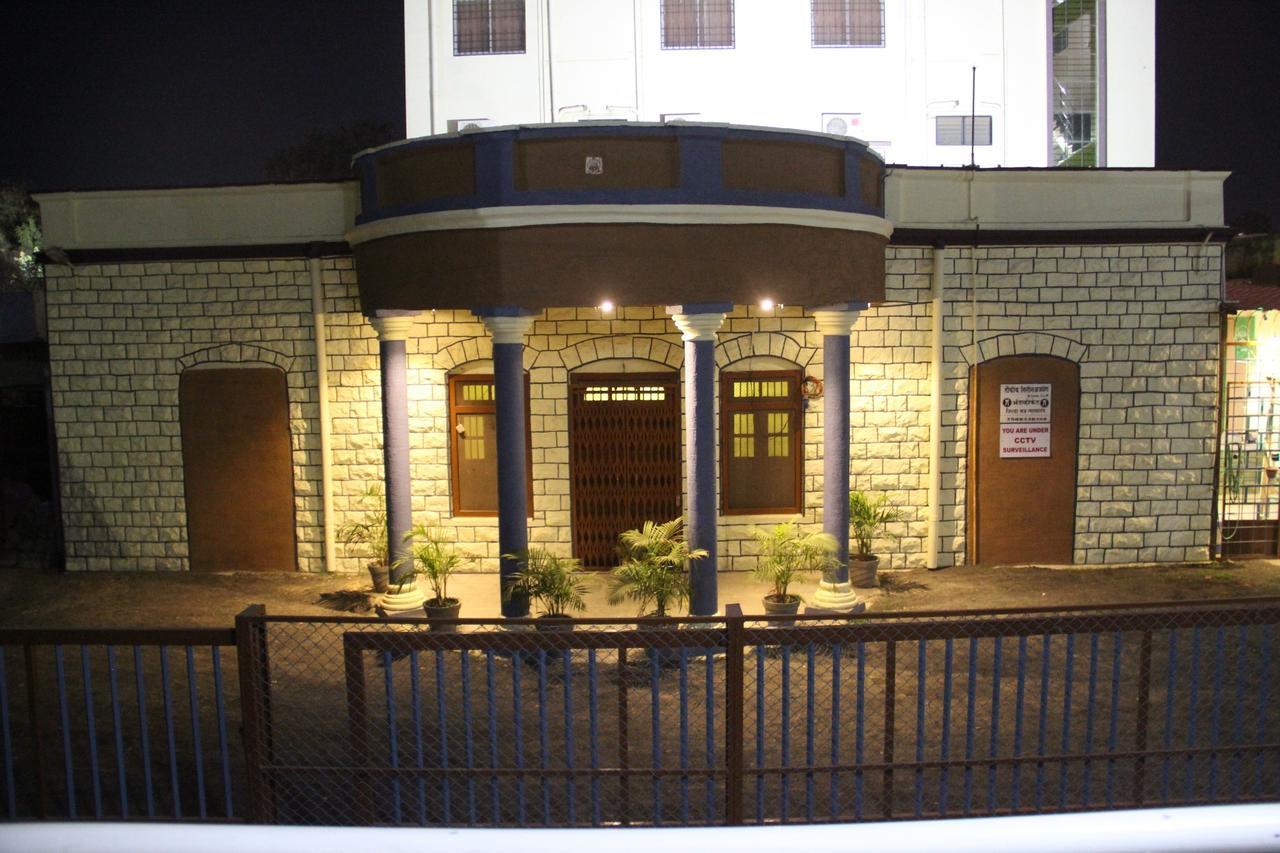 Yuvraj Lodge Osmanabad Dış mekan fotoğraf