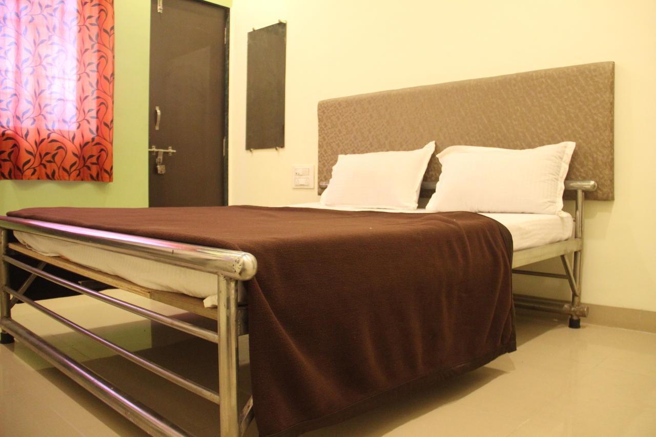 Yuvraj Lodge Osmanabad Dış mekan fotoğraf