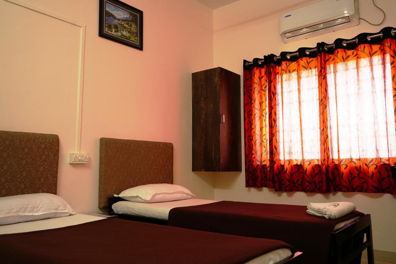 Yuvraj Lodge Osmanabad Dış mekan fotoğraf